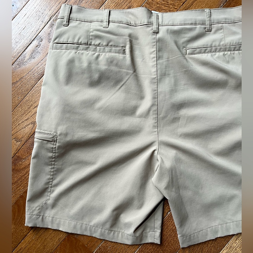 Chaps Men’s Performance Golf Shorts, Hampton Khaki, Size 40 - Picture 6 of 12